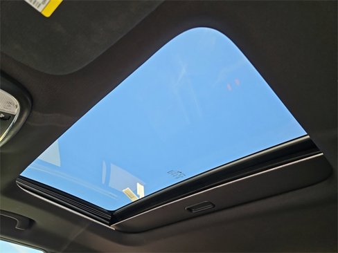 Used 2020 Jeep Grand Cherokee Altitude image 3