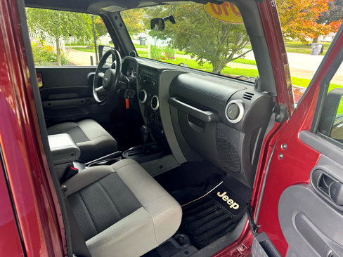 Used 2010 Jeep Wrangler Unlimited Sahara w/ Mopar Chrome Edition Group image 13