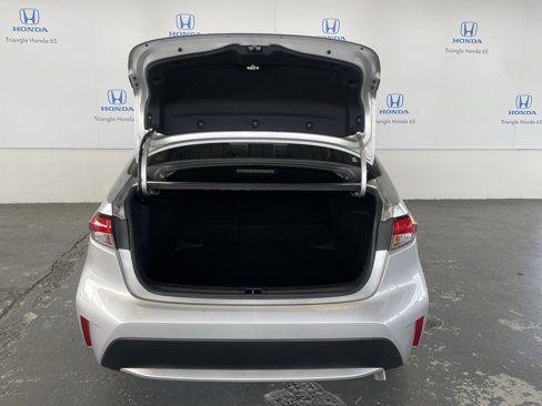 Used 2021 Toyota Corolla LE image 44