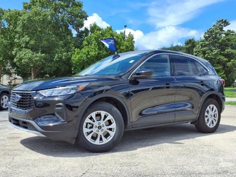Certified 2023 Ford Escape Active w/ Tech Pack #2 image 3