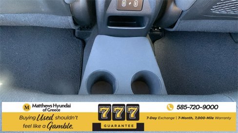 Used 2025 Hyundai Venue SEL image 25