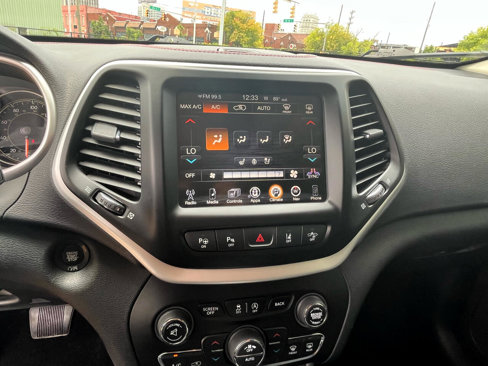 Used 2018 Jeep Cherokee Trailhawk w/ Quick Order Package 27L image 23