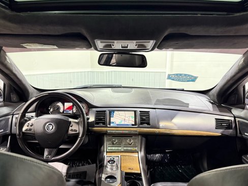 Used 2011 Jaguar XF R image 20
