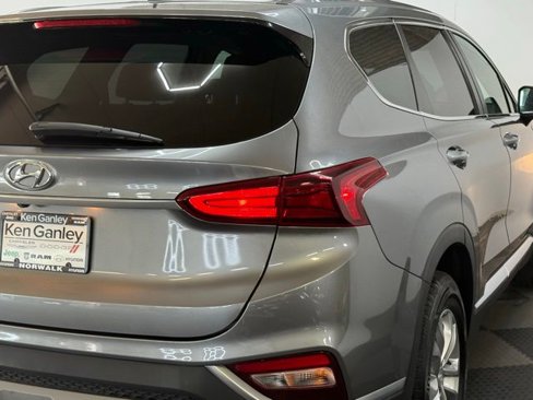 Used 2019 Hyundai Santa Fe SE image 10