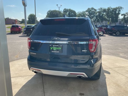 Used 2017 Ford Explorer XLT w/ Equipment Group 202A image 4