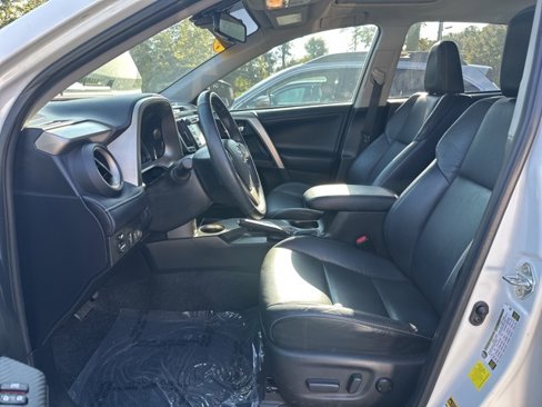 Used 2015 Toyota RAV4 Limited image 13