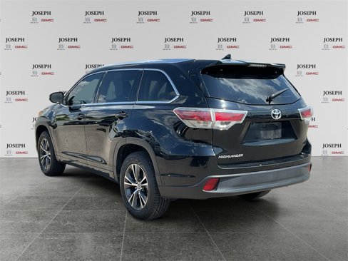 Used 2016 Toyota Highlander XLE image 6