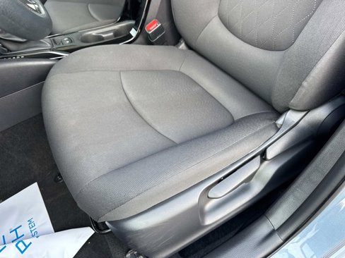 Used 2022 Toyota Corolla LE image 16