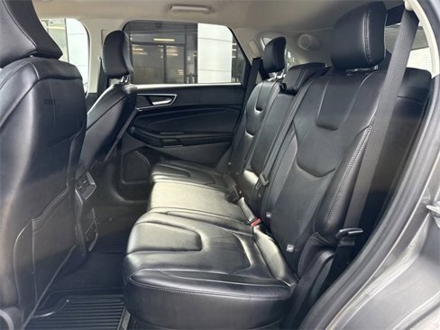 Used 2022 Ford Edge Titanium image 5