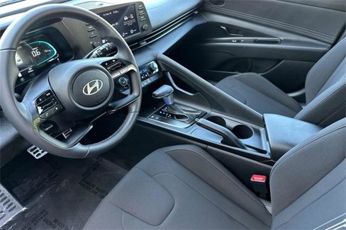 Used 2025 Hyundai Elantra Sport image 10