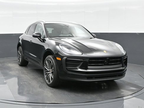 New 2026 Porsche Macan image 3