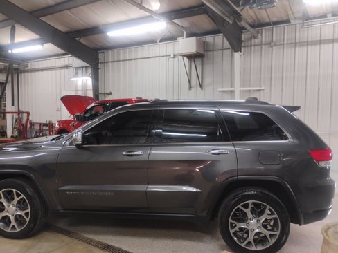 Used 2019 Jeep Grand Cherokee Limited w/ Trailer Tow Group IV image 3