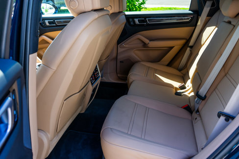 Used 2022 Porsche Cayenne S image 38