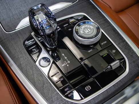 New 2026 BMW ALPINA XB7 image 19
