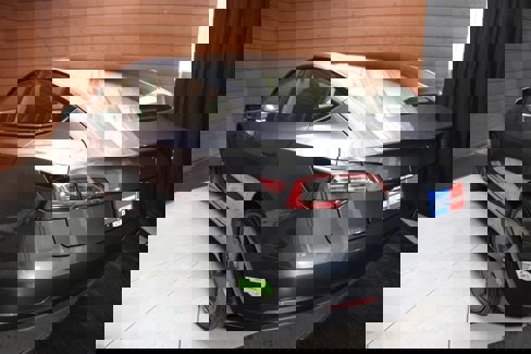 Used 2023 Tesla Model 3 Standard Range image 12