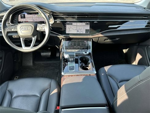 Used 2022 Audi Q8 Premium image 16
