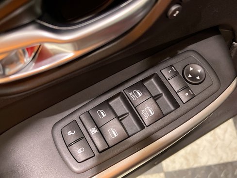 Used 2020 Jeep Cherokee High Altitude image 31