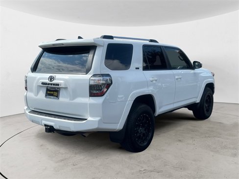 Used 2022 Toyota 4Runner SR5 Premium image 5