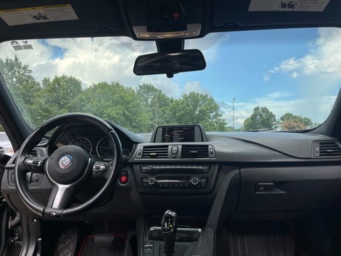 Used 2013 BMW 320i xDrive Sedan image 5