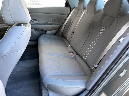 Used 2024 Hyundai Elantra SEL image 17