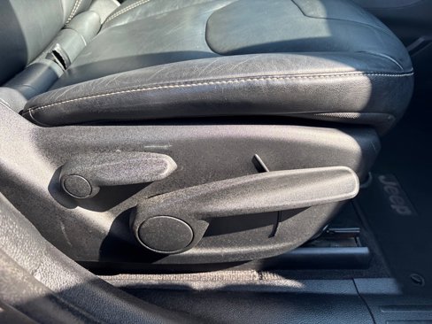 Used 2014 Jeep Cherokee Limited image 21