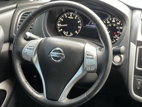 Used 2017 Nissan Altima 2.5 SL w/ Moonroof Package image 10