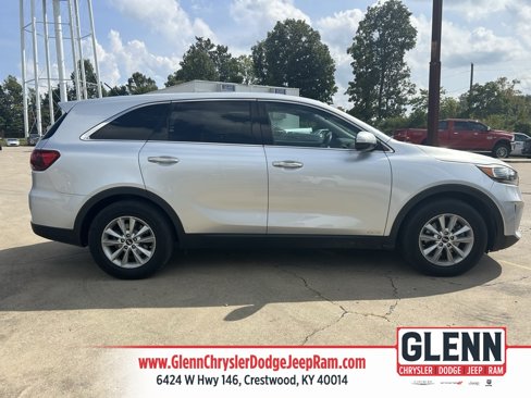 Used 2019 Kia Sorento LX image 5