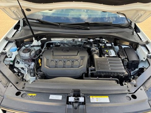 Used 2021 Volkswagen Tiguan SE R-Line image 24