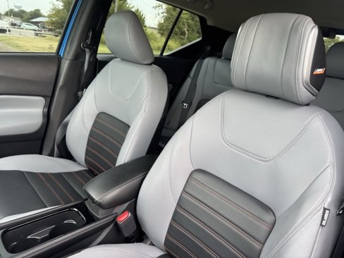 Used 2023 Nissan Kicks SR w/ SR Premium Package image 11