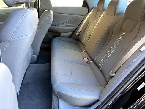 Used 2024 Hyundai Elantra SEL image 18
