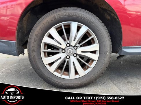 Used 2017 Nissan Pathfinder SV image 41