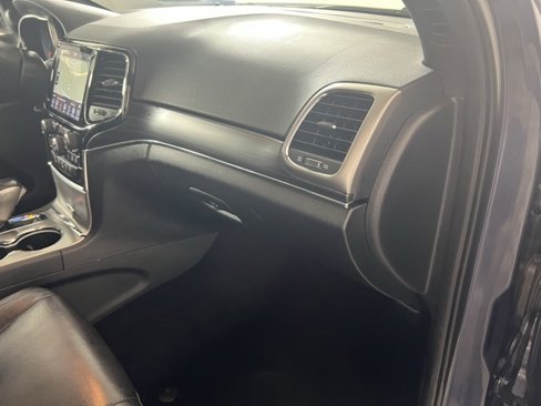 Used 2020 Jeep Grand Cherokee Limited image 23