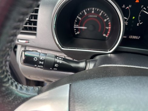 Used 2013 Toyota Highlander Limited image 19