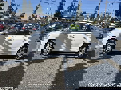 Used 2011 Toyota Camry LE image 4