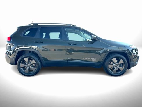 Used 2016 Jeep Cherokee 75th Anniversary image 7