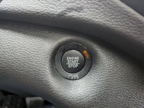 Used 2019 Jeep Cherokee Limited image 12