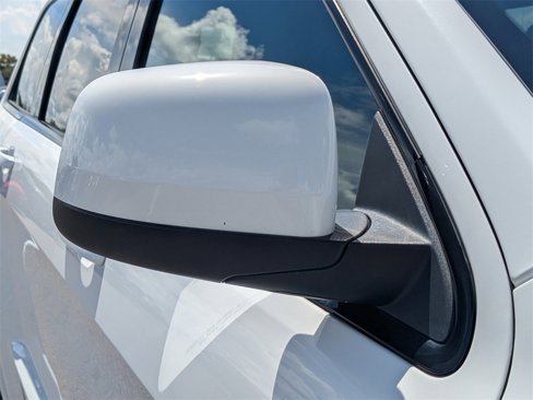 Used 2021 Jeep Grand Cherokee Laredo X image 12
