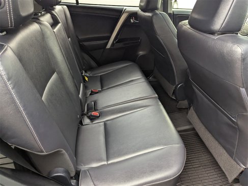 Used 2018 Toyota RAV4 Limited image 16
