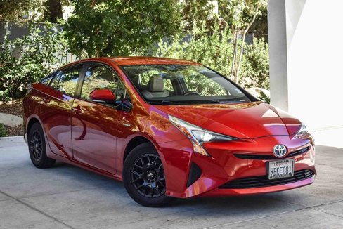 Used 2016 Toyota Prius Four image 1