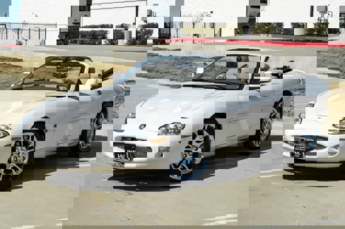 Used 2002 Jaguar XK8 Convertible image 4