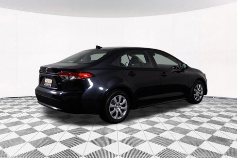 Used 2021 Toyota Corolla LE image 15