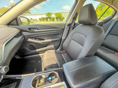 Used 2023 Nissan Altima 2.5 SV image 16