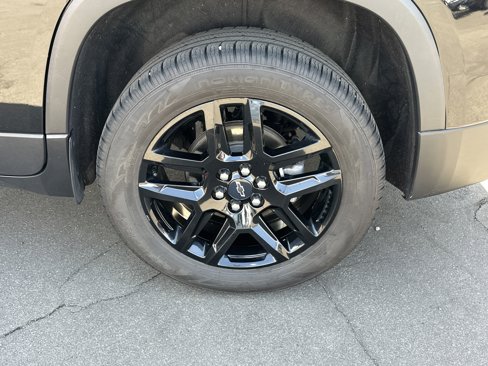 Used 2020 Chevrolet Traverse LT w/ LPO, Blackout Package image 16