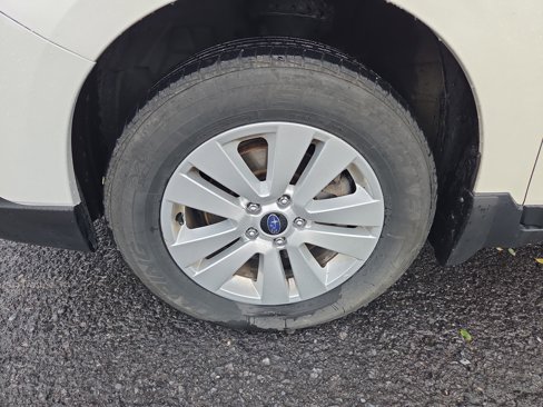 Used 2018 Subaru Outback 2.5i Premium image 11