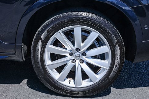 Used 2017 Volvo XC90 T6 Momentum w/ Vision Package image 11