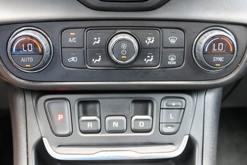 Used 2020 GMC Terrain SLT w/ Preferred Package image 25
