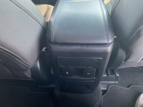 Certified 2023 Ford Explorer XLT image 5