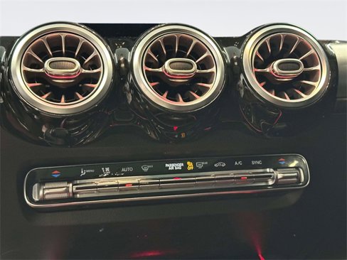 Certified 2021 Mercedes-Benz GLB 250 4MATIC image 21