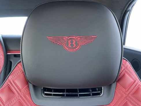 Used 2023 Bentley Continental GT Azure image 37