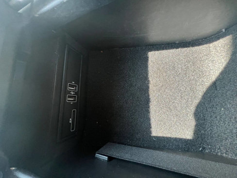 Used 2017 Mercedes-Benz C 300 4MATIC Sedan image 29